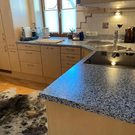 Zentral Gelegene In شقة