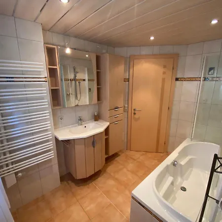 Zentral Gelegene In * سالفلدن ام ستينه