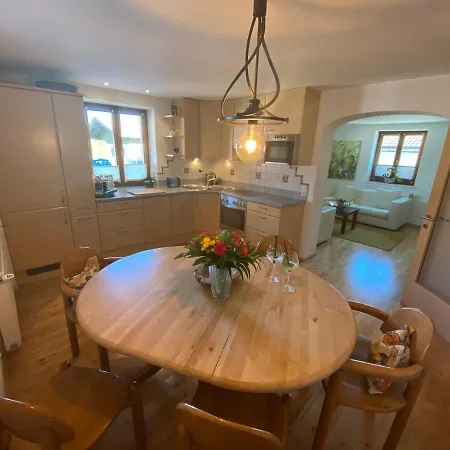 Zentral Gelegene In *