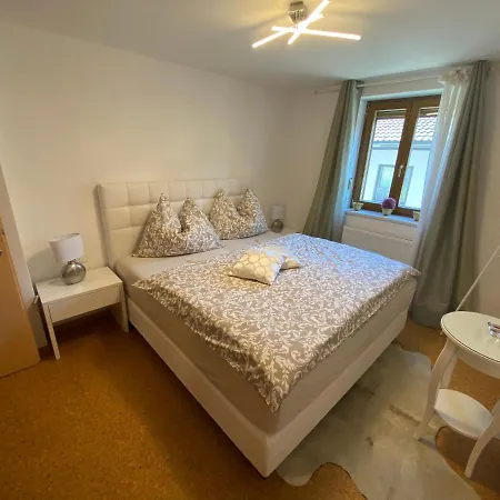 Zentral Gelegene In * سالفلدن ام ستينه