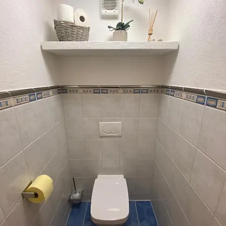 Zentral Gelegene In شقة *