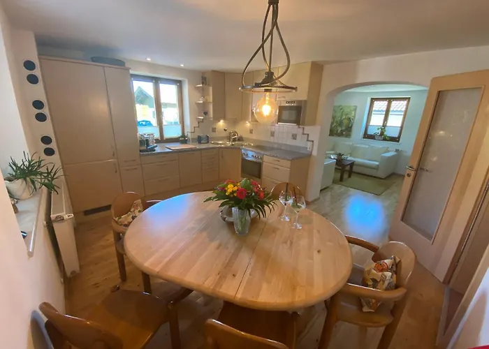 Zentral Gelegene In *